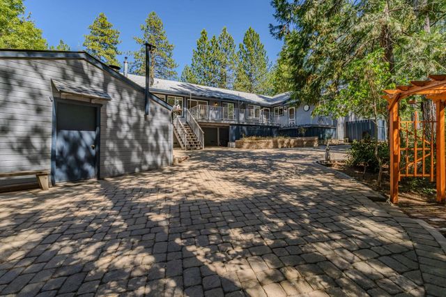 21120 Vista Amorosa Ct, Pine Grove, CA 95665