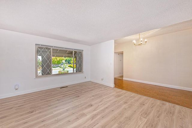 975 Sand Bar Cir, Carmichael, CA 95608