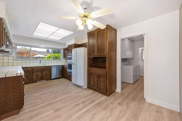 975 Sand Bar Cir, Carmichael, CA 95608