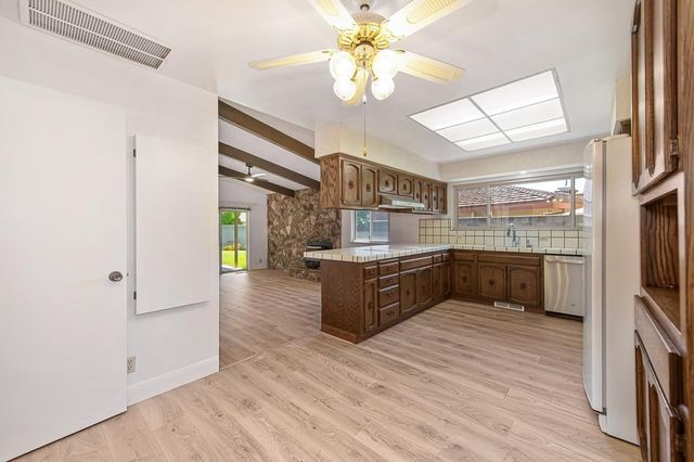 975 Sand Bar Cir, Carmichael, CA 95608