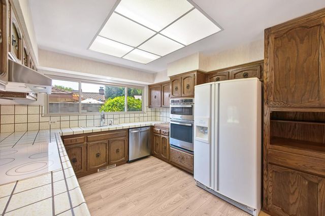 975 Sand Bar Cir, Carmichael, CA 95608