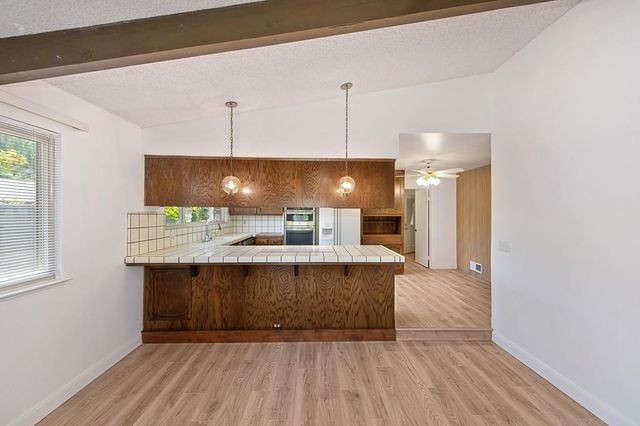 975 Sand Bar Cir, Carmichael, CA 95608