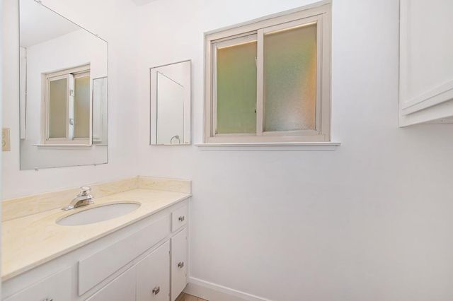 975 Sand Bar Cir, Carmichael, CA 95608