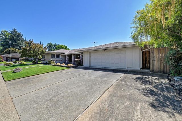 975 Sand Bar Cir, Carmichael, CA 95608