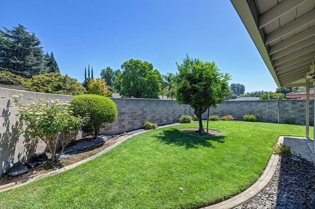 975 Sand Bar Cir, Carmichael, CA 95608