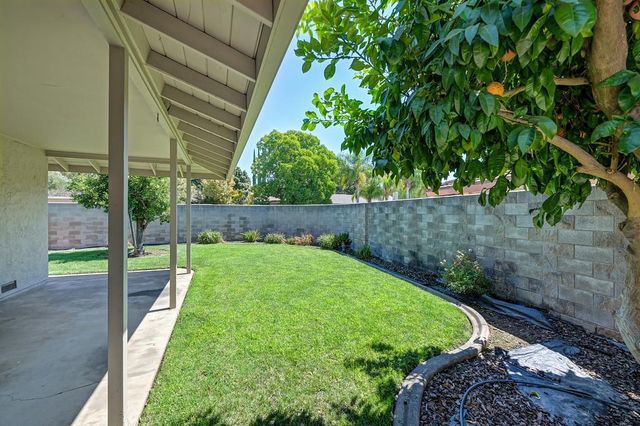 975 Sand Bar Cir, Carmichael, CA 95608