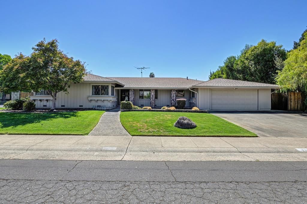 975 Sand Bar Cir, Carmichael, CA 95608