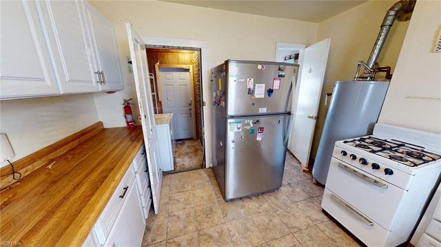 2046 Christian AVE, Chesapeake, VA 23324