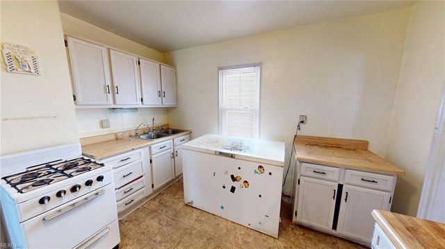 2046 Christian AVE, Chesapeake, VA 23324