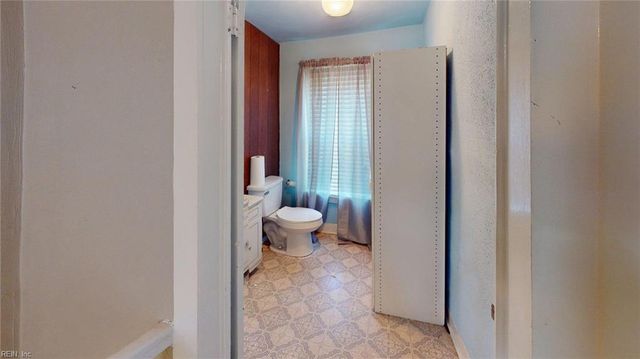 2046 Christian AVE, Chesapeake, VA 23324