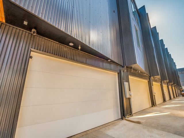 426 W 9th Street 105, Dallas, TX 75208