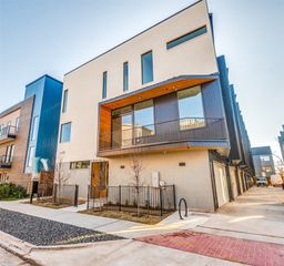 426 W 9th Street 105, Dallas, TX 75208