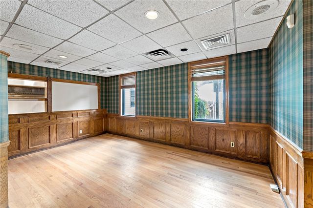 928 Mclaughlin Run Rd, Bridgeville, PA 15017