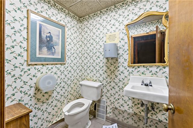 928 Mclaughlin Run Rd, Bridgeville, PA 15017