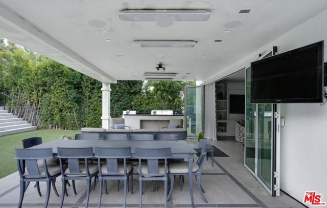 1214 Coldwater Canyon Drive, Beverly Hills, CA 90210