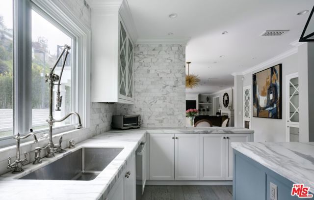 1214 Coldwater Canyon Drive, Beverly Hills, CA 90210