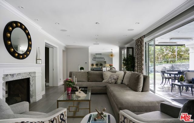 1214 Coldwater Canyon Drive, Beverly Hills, CA 90210