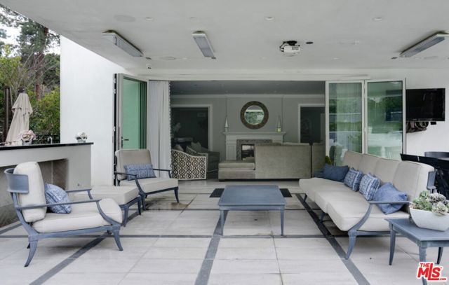 1214 Coldwater Canyon Drive, Beverly Hills, CA 90210