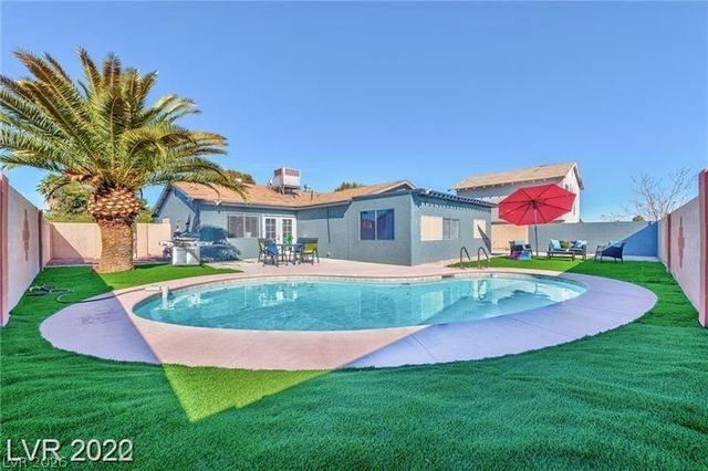 7067 Westpark Court, Las Vegas, NV 89147