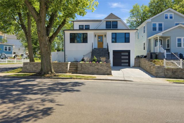 8 Hunt Avenue, Yonkers, NY 10710