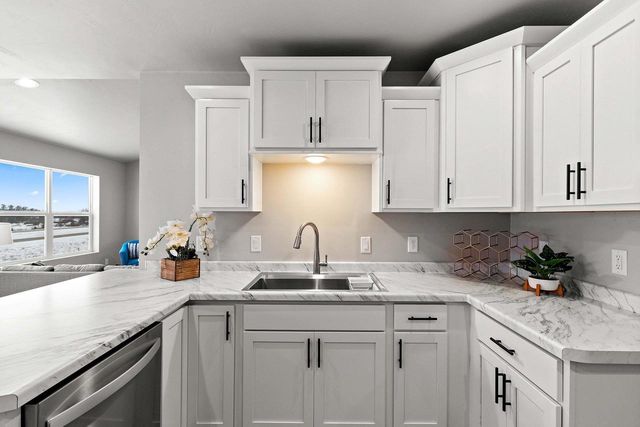 553 HORTON TERRACE, Hortonville, WI 54944