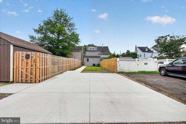 627 PINE ST, Bristol, PA 19007