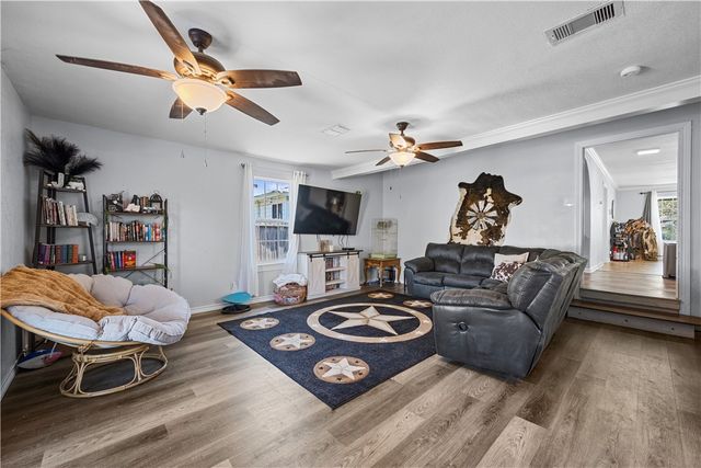 309 Reynolds Ave, Taft, TX 78390