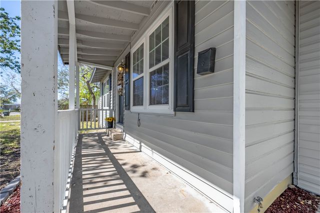 309 Reynolds Ave, Taft, TX 78390