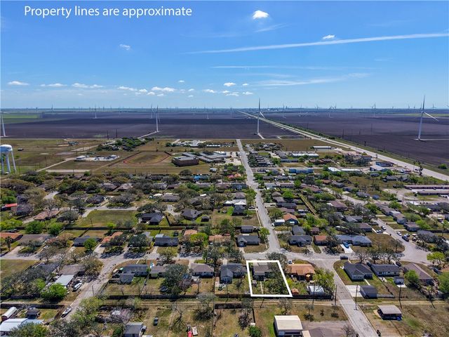 309 Reynolds Ave, Taft, TX 78390
