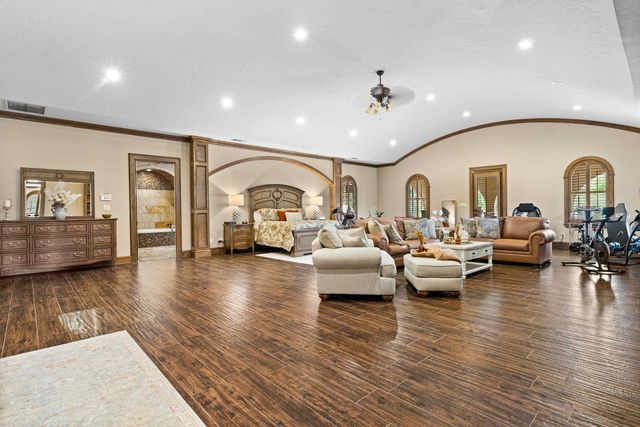 440 Susan St, Gladewater, TX 75647