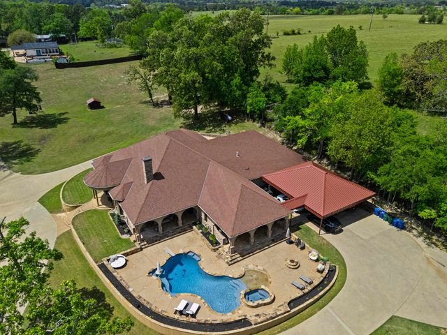 440 Susan St, Gladewater, TX 75647