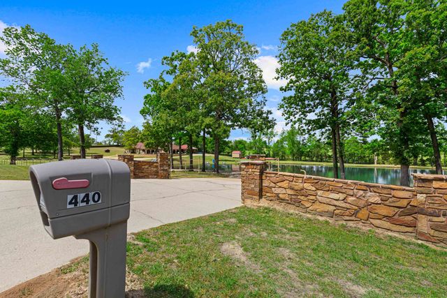 440 Susan St, Gladewater, TX 75647