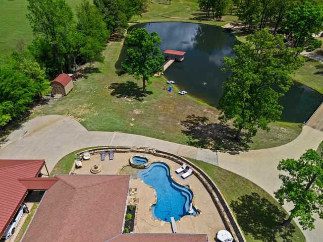 440 Susan St, Gladewater, TX 75647