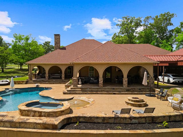 440 Susan St, Gladewater, TX 75647