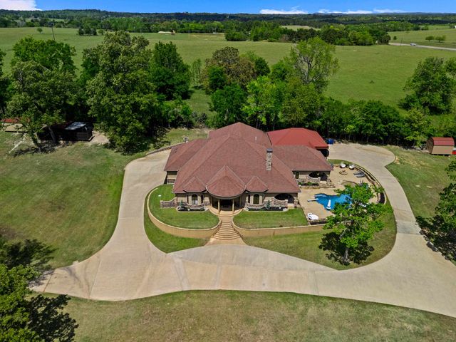 440 Susan St, Gladewater, TX 75647