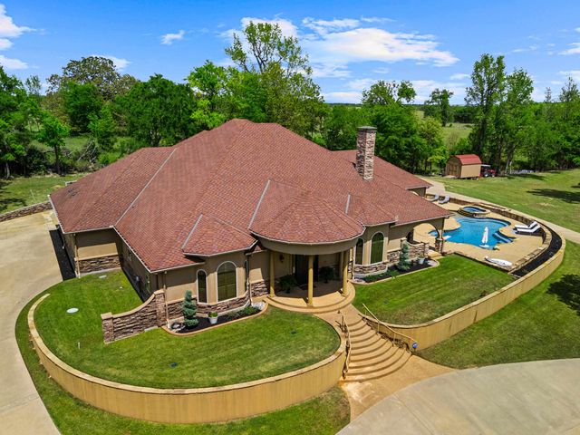440 Susan St, Gladewater, TX 75647