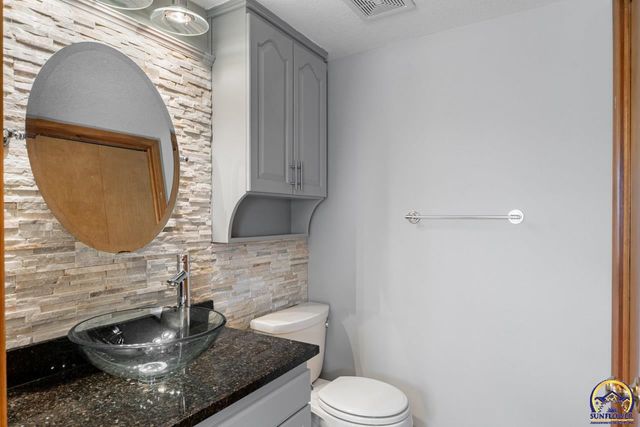 724 Eldridge ST, Lawrence, KS 66049