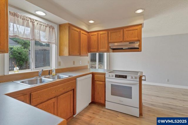 1400 Rees Hill Rd SE, Salem, OR 97306