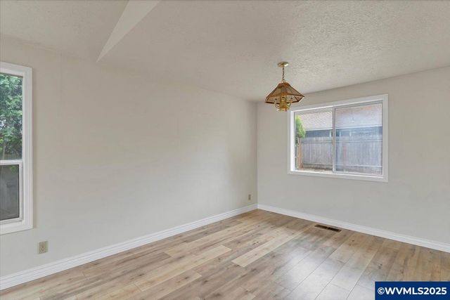 1400 Rees Hill Rd SE, Salem, OR 97306