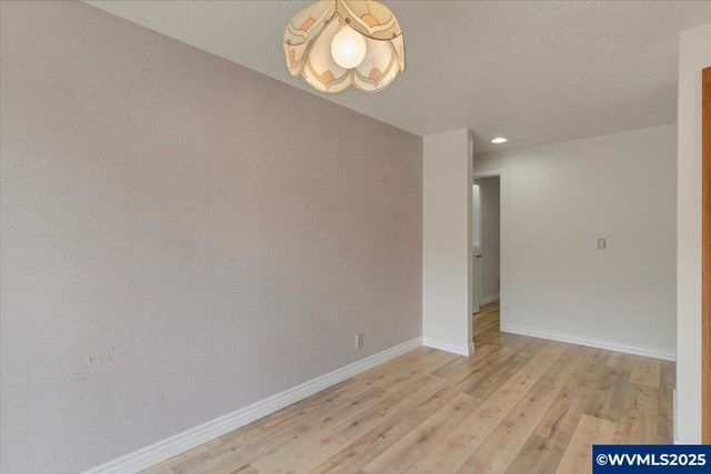 1400 Rees Hill Rd SE, Salem, OR 97306