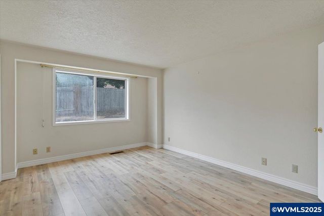 1400 Rees Hill Rd SE, Salem, OR 97306