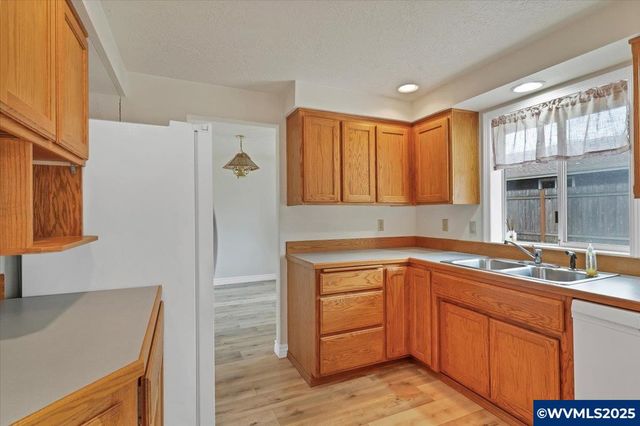 1400 Rees Hill Rd SE, Salem, OR 97306
