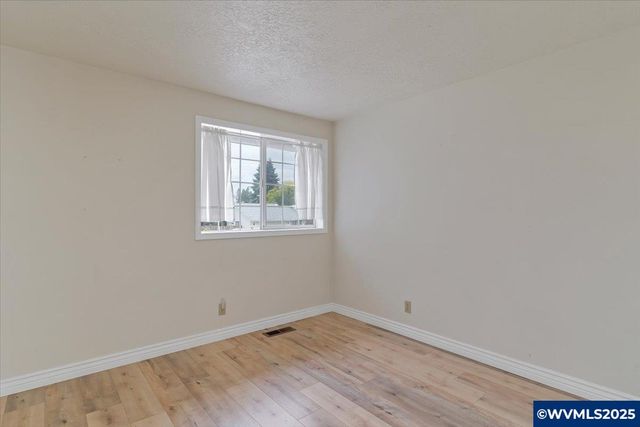 1400 Rees Hill Rd SE, Salem, OR 97306