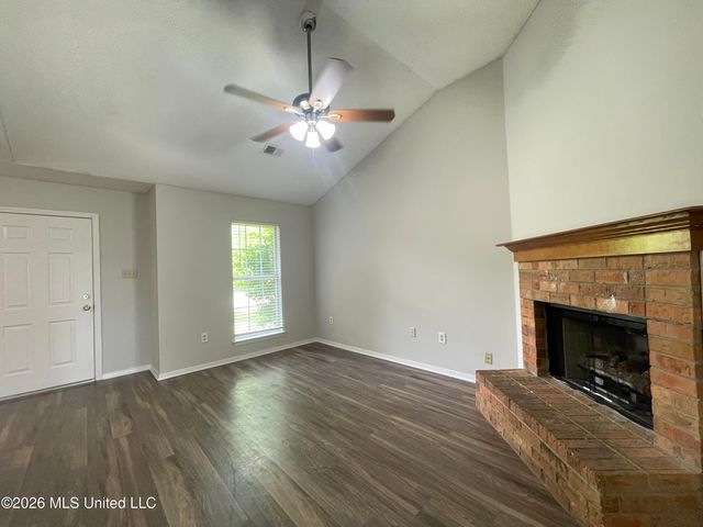 1077 Mcgowan Drive, Southaven, MS 38671