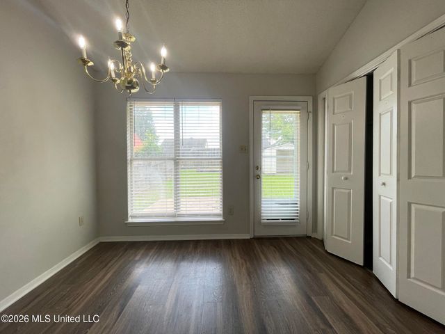 1077 Mcgowan Drive, Southaven, MS 38671
