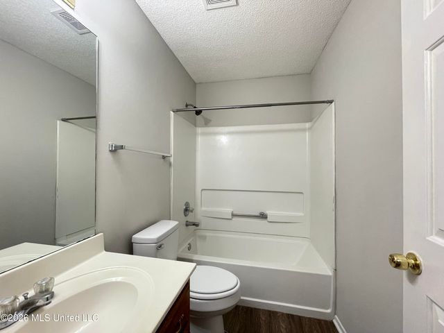 1077 Mcgowan Drive, Southaven, MS 38671