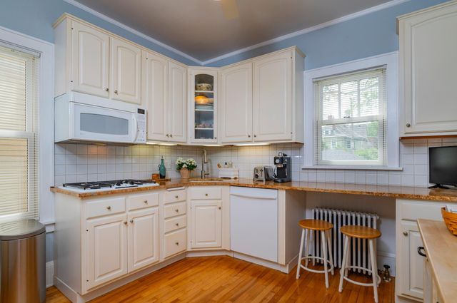 830 Lincoln Avenue, Saint Paul, MN 55105