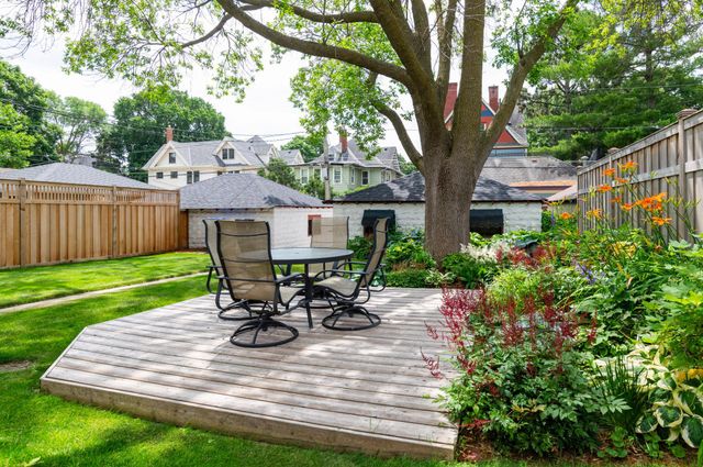 830 Lincoln Avenue, Saint Paul, MN 55105