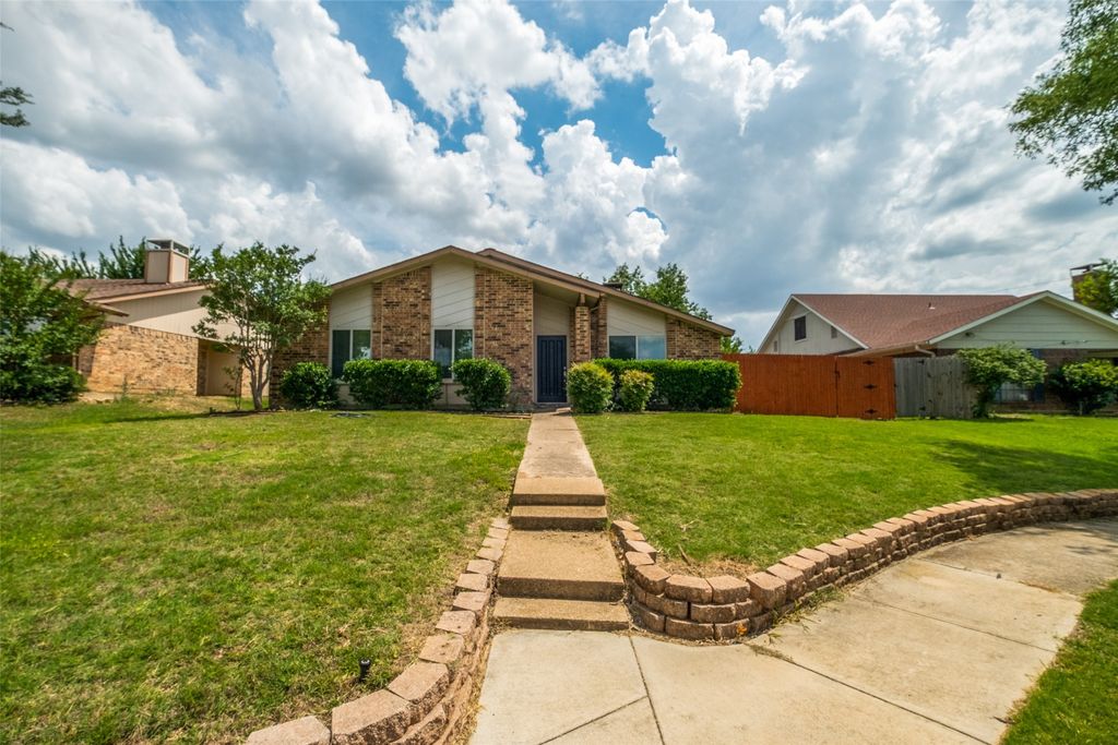 1002 Bellflower Court, Carrollton, TX 75007