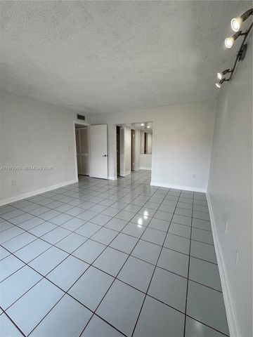 13700 SW 62nd St 113, Miami, FL 33183